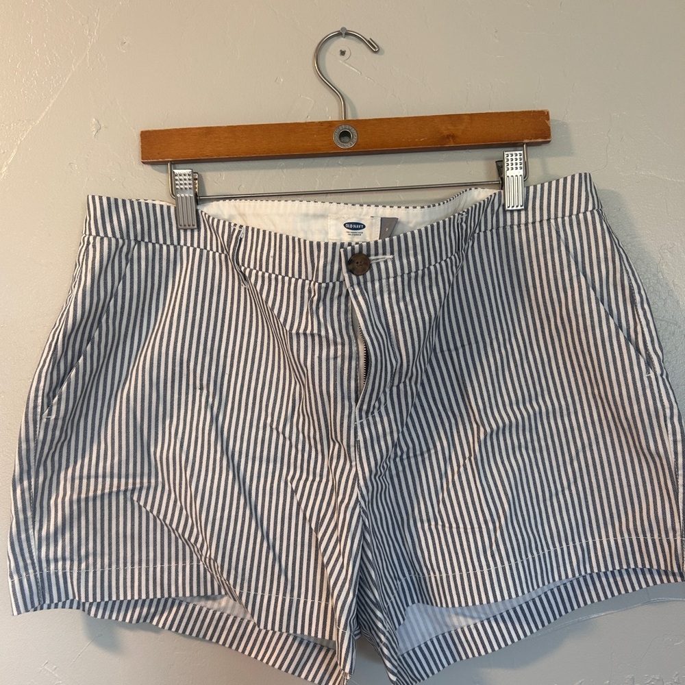 Old Navy Blue and White Striped Women's Shorts